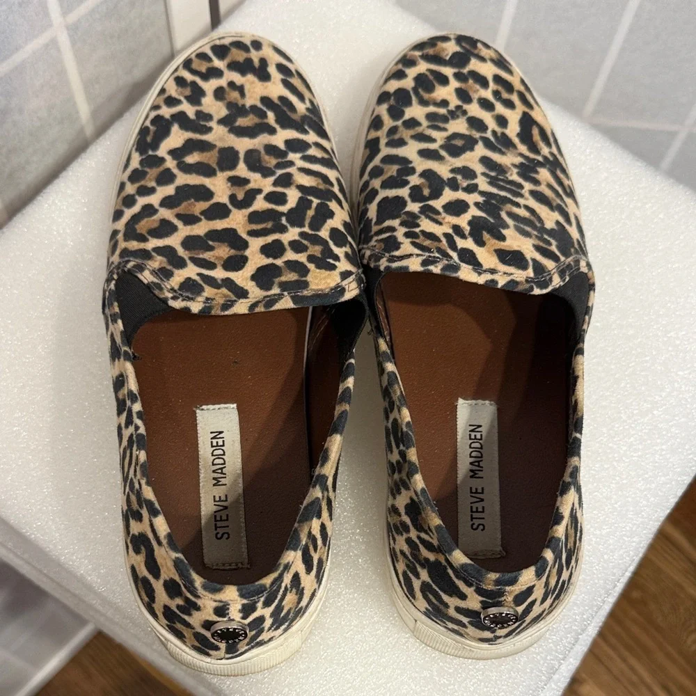 Steve Madden Safari Leopard Print Slip-On Sneakers size 10
